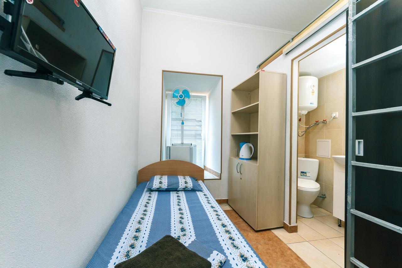 Small Room Near Independence Square Kiev Exterior foto